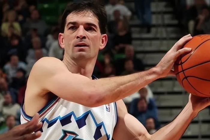 拿下助攻王最多的球员是谁？斯托克顿9次拿下该荣耀