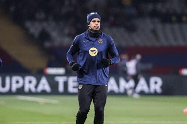 世体：阿劳霍的6000万欧解约金下周二到期，他始终心属巴萨