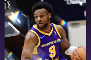 开云线上入口-意犹未尽詹姆斯连续转发多条布朗尼昨日比赛镜头&amp;数据海报