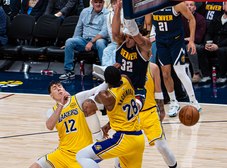 开云网站-成功逆转！东契奇轰38+13+10，湖人击溃残阵掘金，詹姆斯准三双