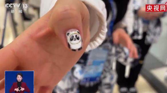 开云下载-【花花冬奥】大跳台冠军如此相似！自信可爱秀美甲