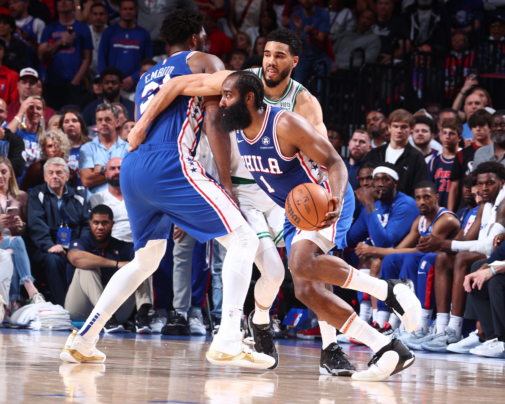 穆雷6次60%命中率砍45+啥水平？历史仅37人做到 一神人45次霸榜