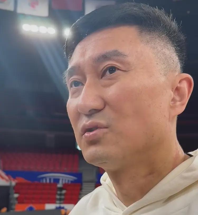 开云下载-倒反天罡!杜锋高升后反成陈老板上级,朱芳雨也是他下属,太牛了