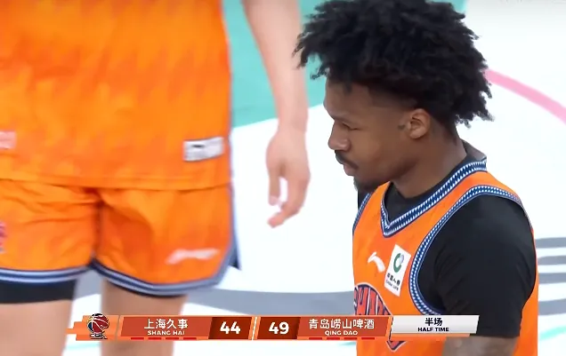 开云网站-CBA常规赛：张镇麟8分&amp;amp;段昂君7分，青岛半场49-44领先上海