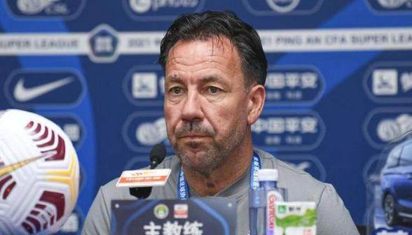 开云下载-范加斯特透露已向肇俊哲取经 找到击败沧州队办法