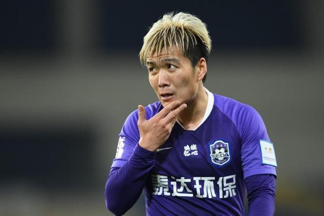 1614567825100092764.jpg 开云下载-武汉逆流而上疯狂引援 新赛季李霄鹏或掀起大风浪