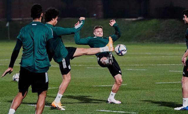 开云网站-折腾之旅与热身赛过后，拜仁还差一场登基“六冠王”