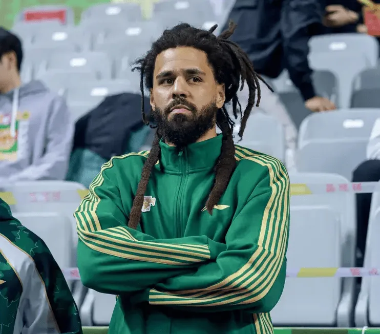 开云网站-梦幻首秀即落幕!J.Cole的跨界篮球童话戛然而止